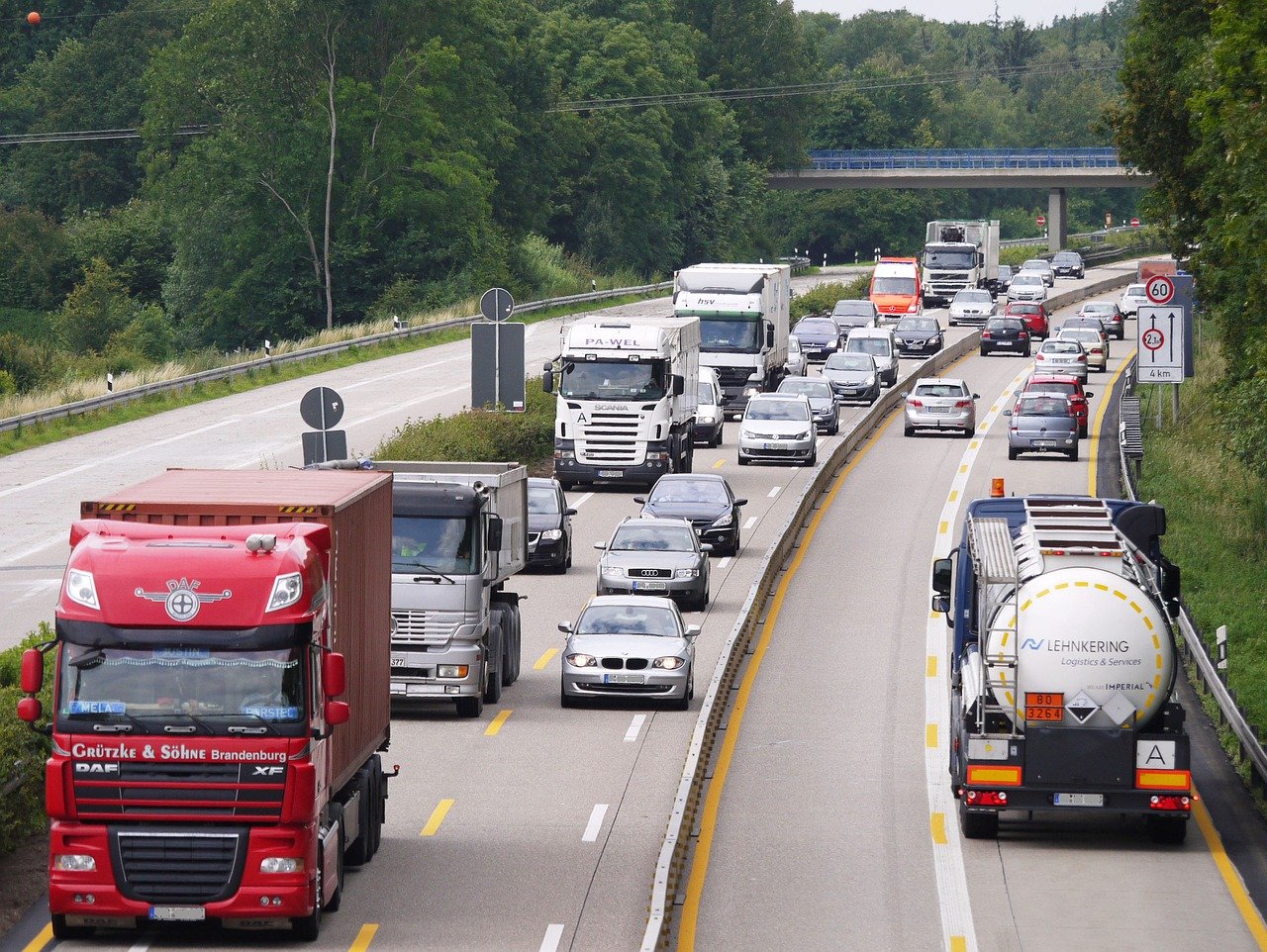 Jak mądrze kupić używane auto? VIN pomoże!